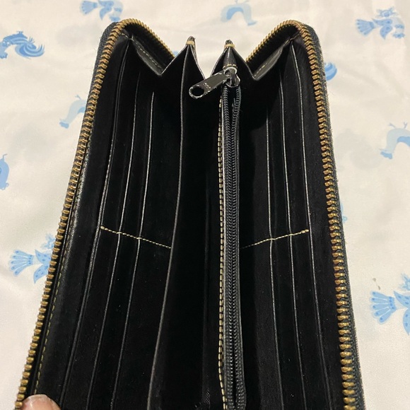 COPY - Vintage Dooney & Bourke Wallet - Picture 5 of 8